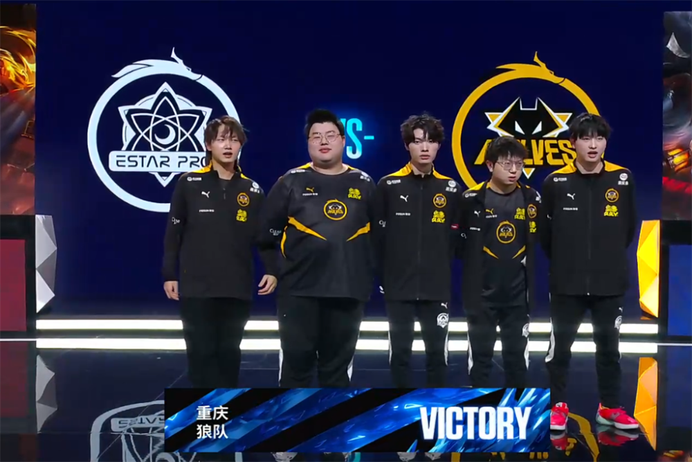 战中脱颖而 战中脱颖而